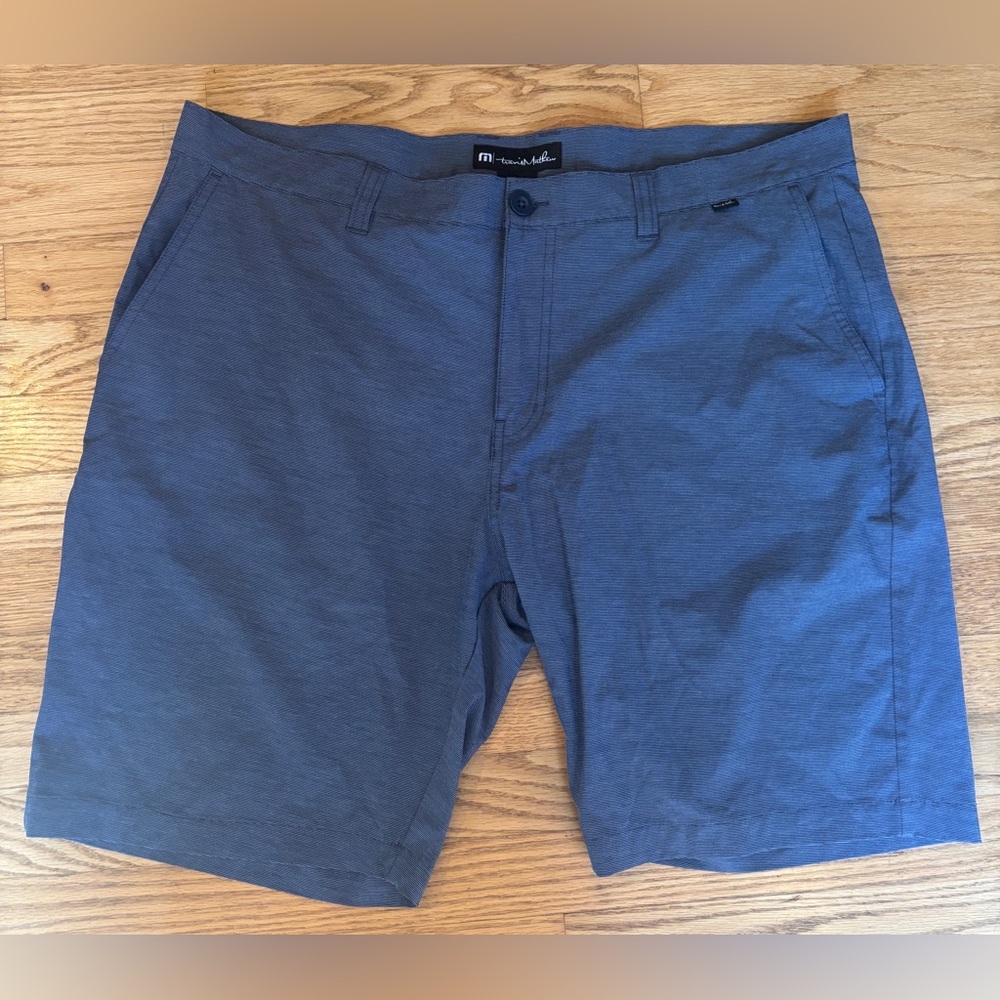 Travis Mathew Performance Microstripe 10" Golf Shorts 40 Blue